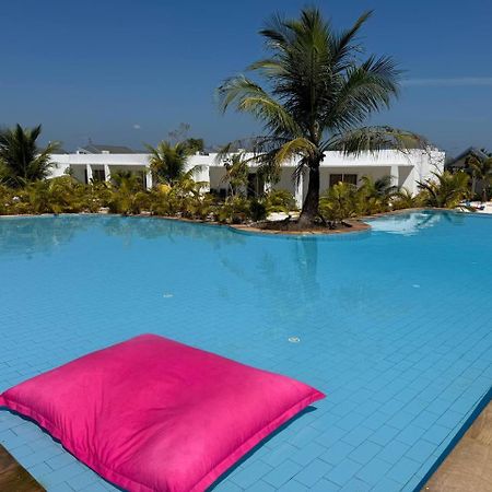 You&Me Resort Pagoda Beach Exterior photo