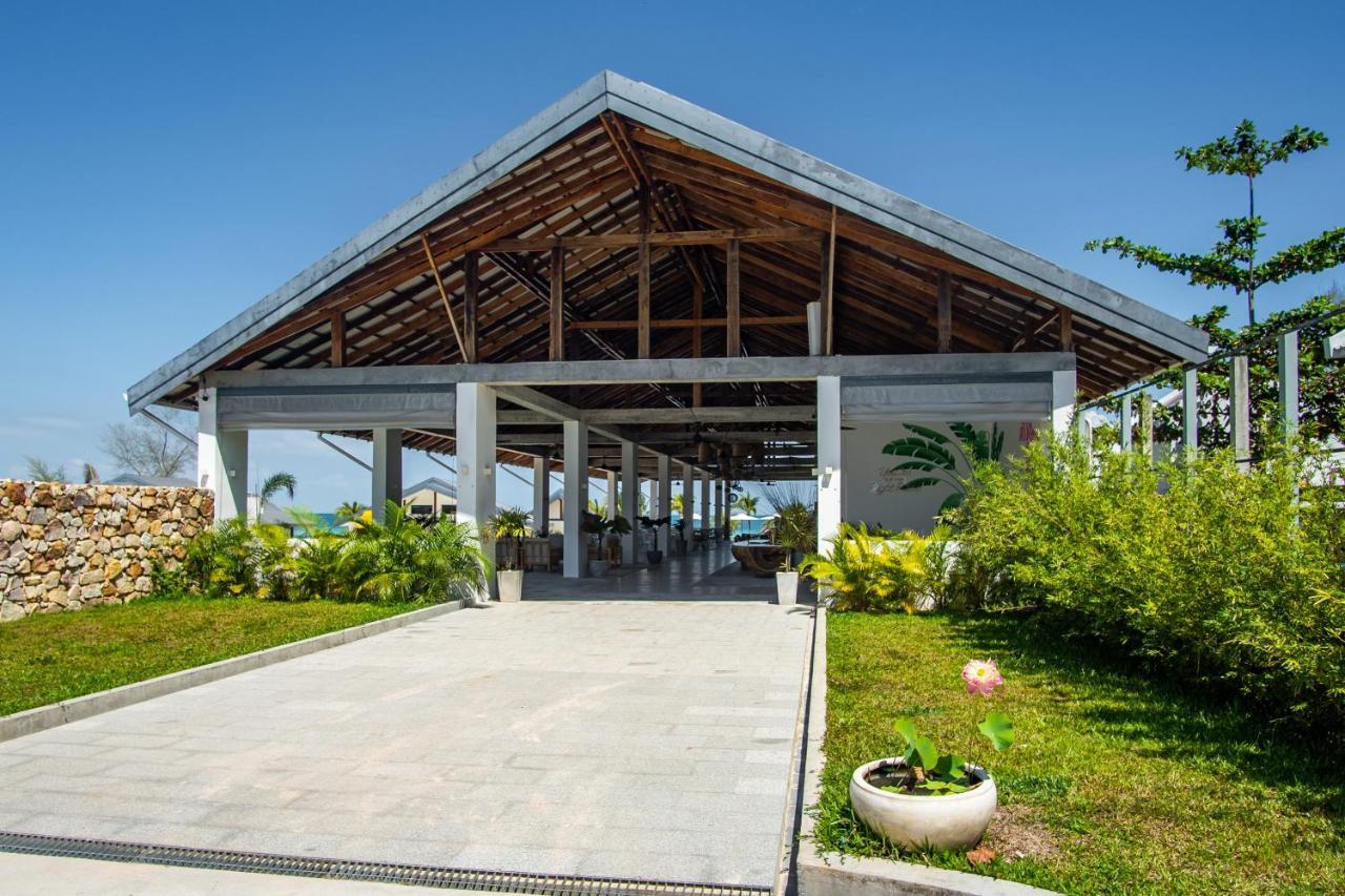 You&Me Resort Pagoda Beach Exterior photo