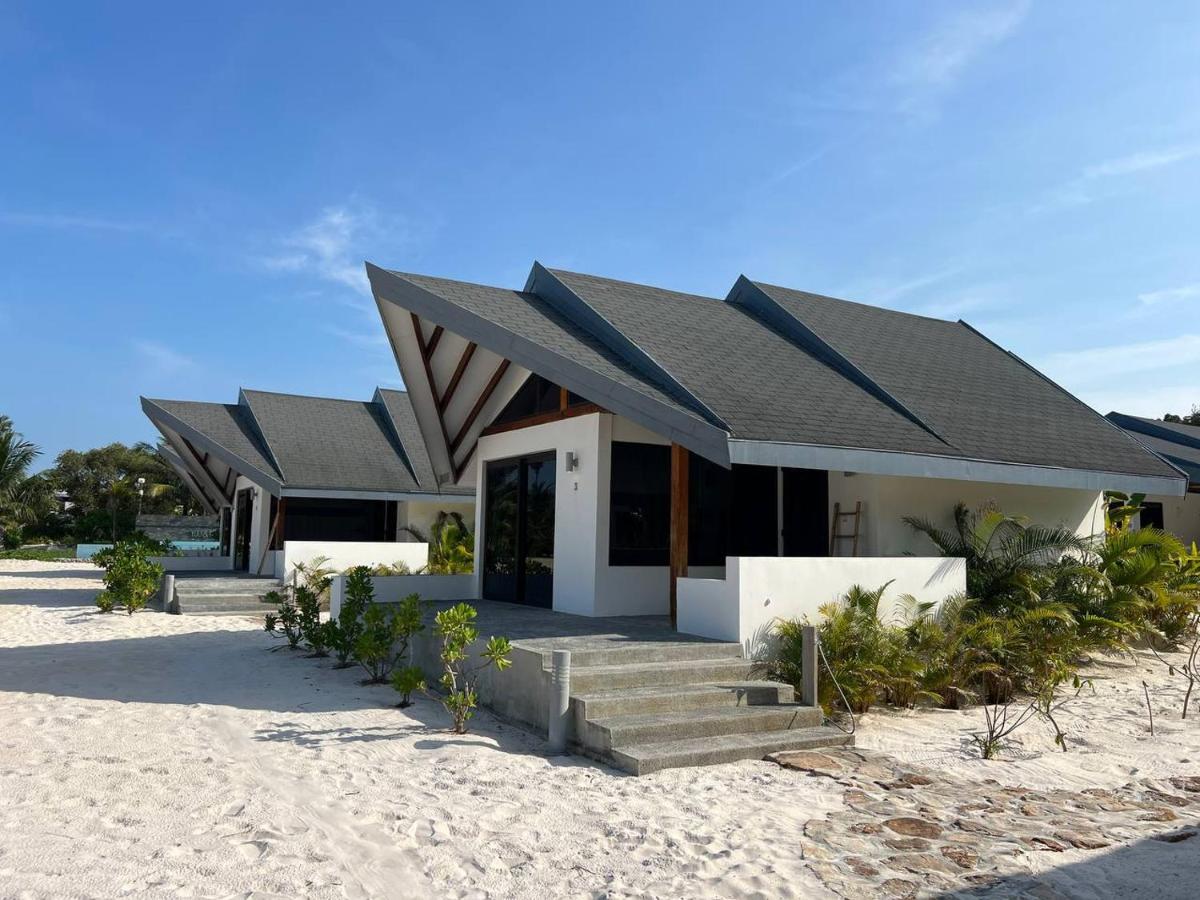 You&Me Resort Pagoda Beach Exterior photo