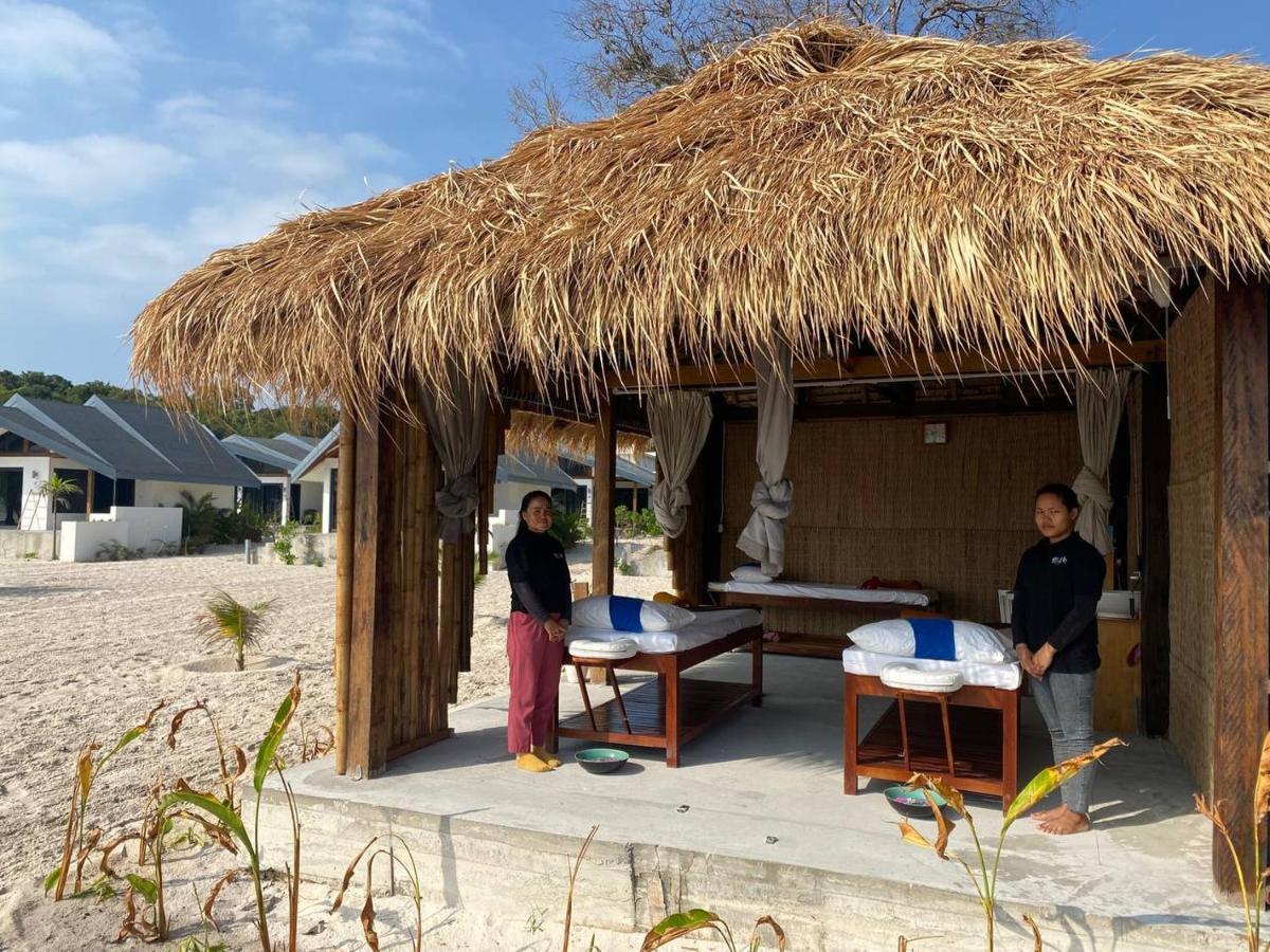 You&Me Resort Pagoda Beach Exterior photo