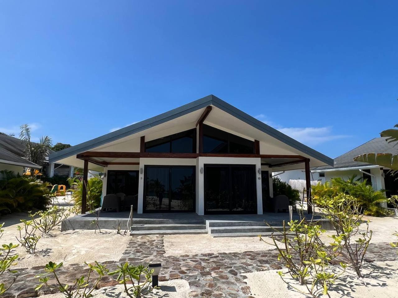 You&Me Resort Pagoda Beach Exterior photo